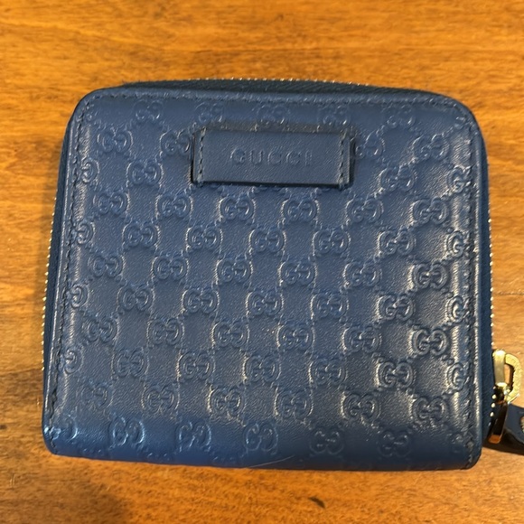 Authentic Gucci compact wallet - Picture 1 of 11